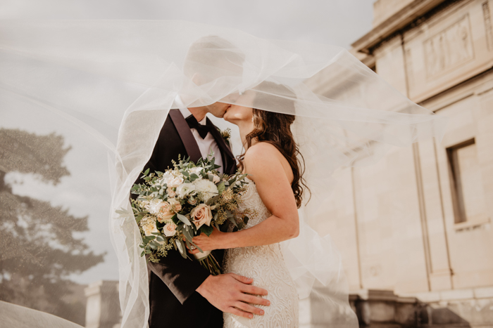 How to Take Wedding Photos: A Complete Guide