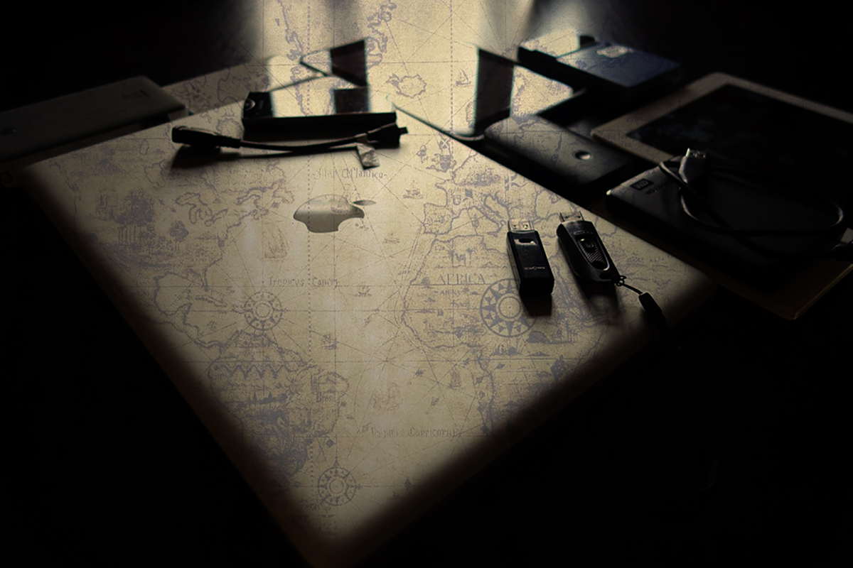 The Best Way to Backup Photos While Travelling (Travel Tips)