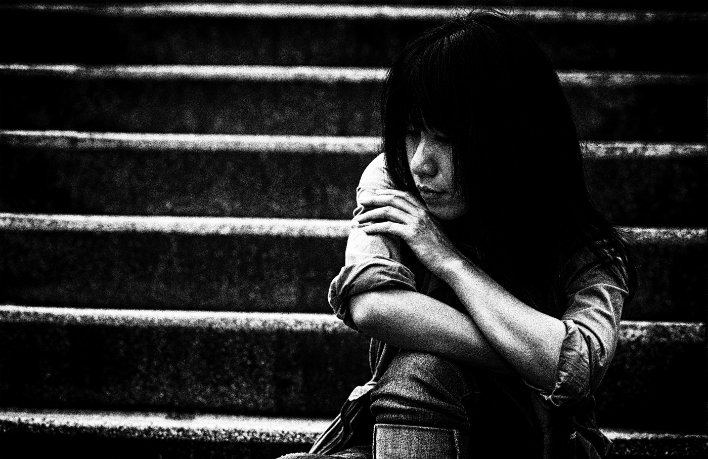 Try These Grunge Photography Tips for Edgy Photos Depressed black and white