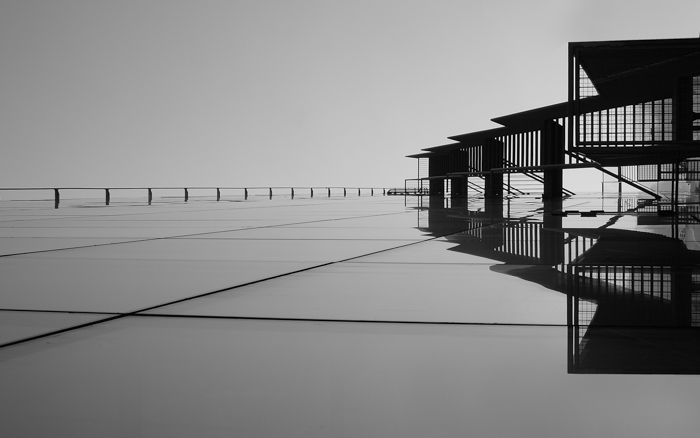 What Are Leading Lines? (And How to Use Them in Photos)