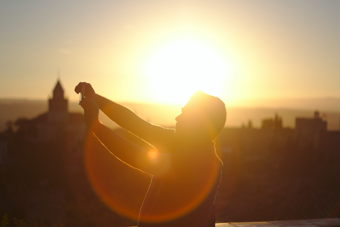 What is Backlight Photography? (And How to Use It)
